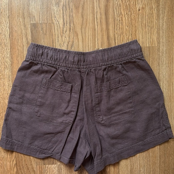 GAP SHORTS - Picture 3 of 3